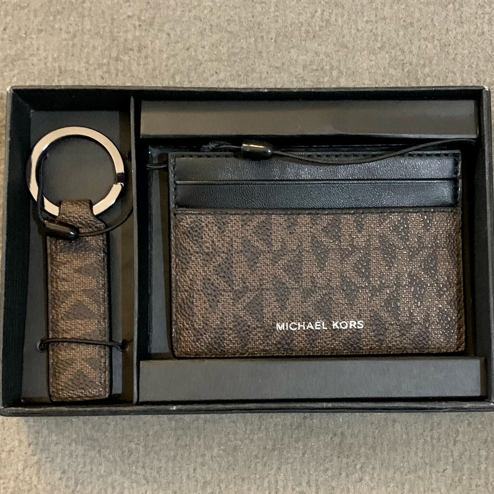 MK Micheal Kors Cardholder & Keychain Men’s Brown 86F1LGFD1B NEW